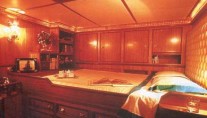 Black Swan - The Beautiful Master Cabin